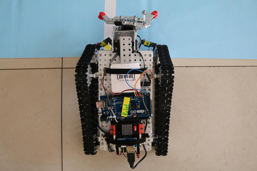 蓝牙机器人、蓝牙小车、蓝牙无线定位小车、救援机器人、蓝牙无线机器人、无线机器人小车、无线蓝牙小车、蓝牙模块